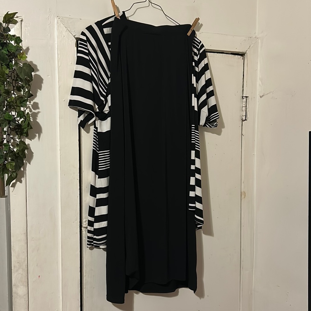 Shirt size 26/28 skirt size LARGE